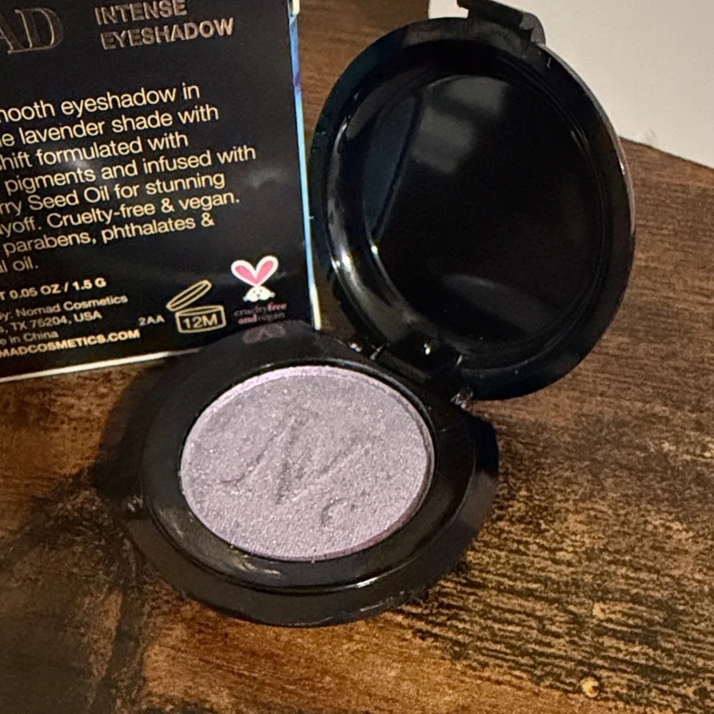 3/$15 🌸 Nomad Iceland Fire & Ice Lavender Eyeshadow